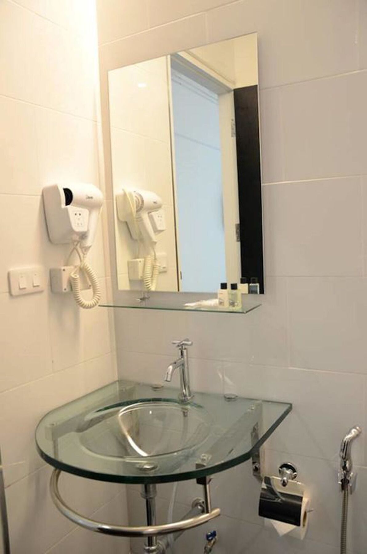 3 Howw Hostel At Sukhumvit 21 Bangkok Dış mekan fotoğraf