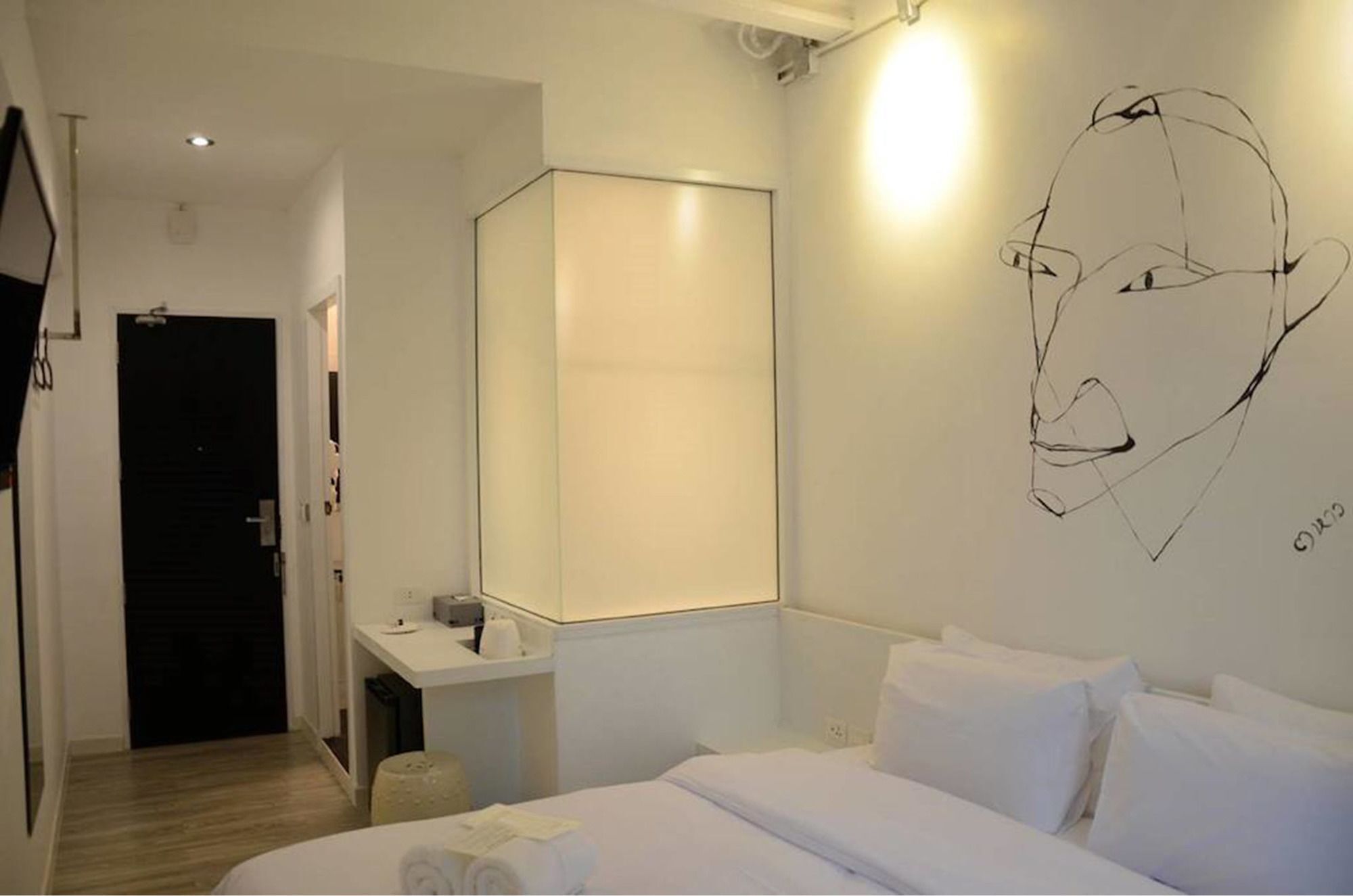 3 Howw Hostel At Sukhumvit 21 Bangkok Dış mekan fotoğraf