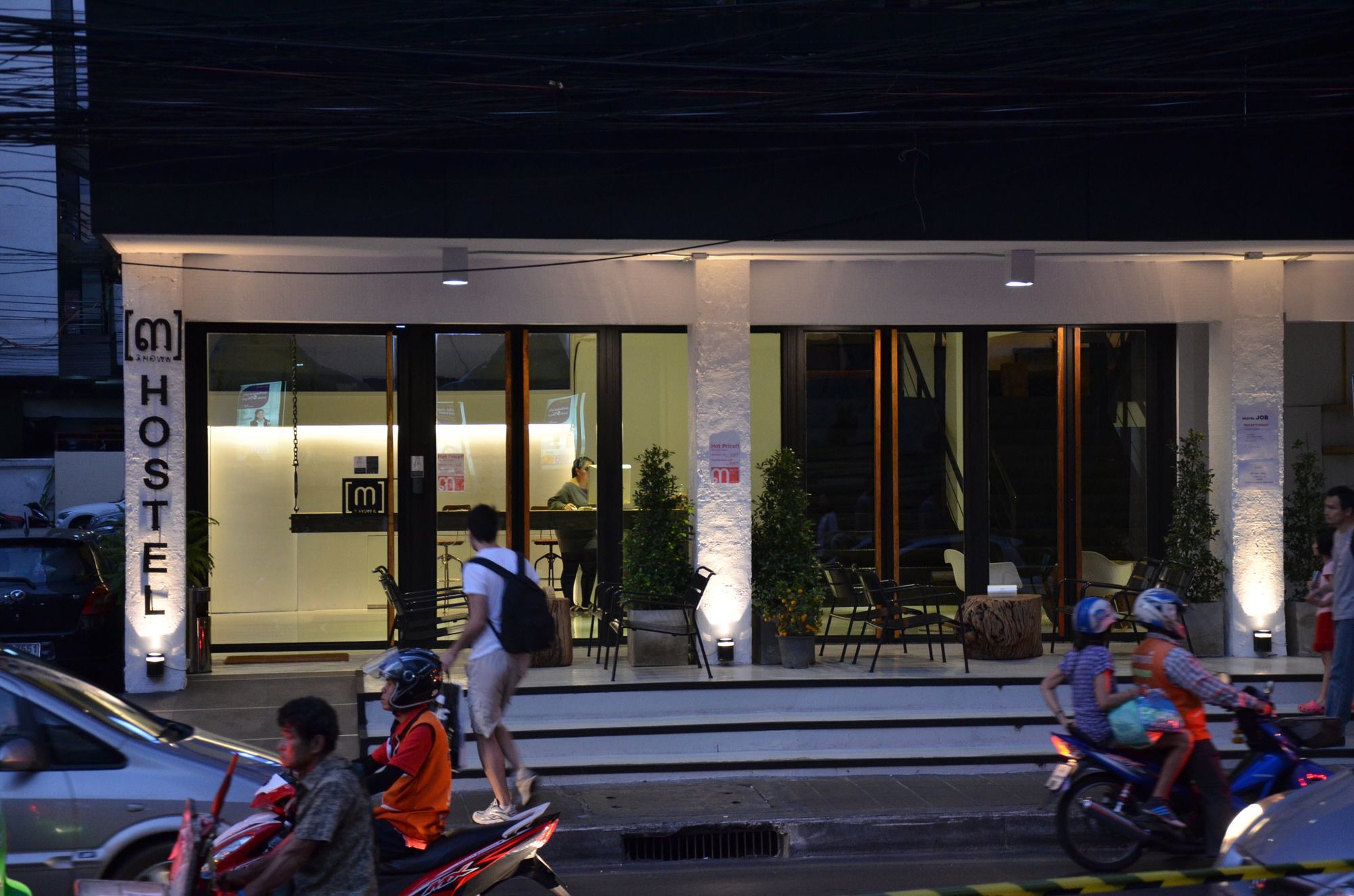 3 Howw Hostel At Sukhumvit 21 Bangkok Dış mekan fotoğraf