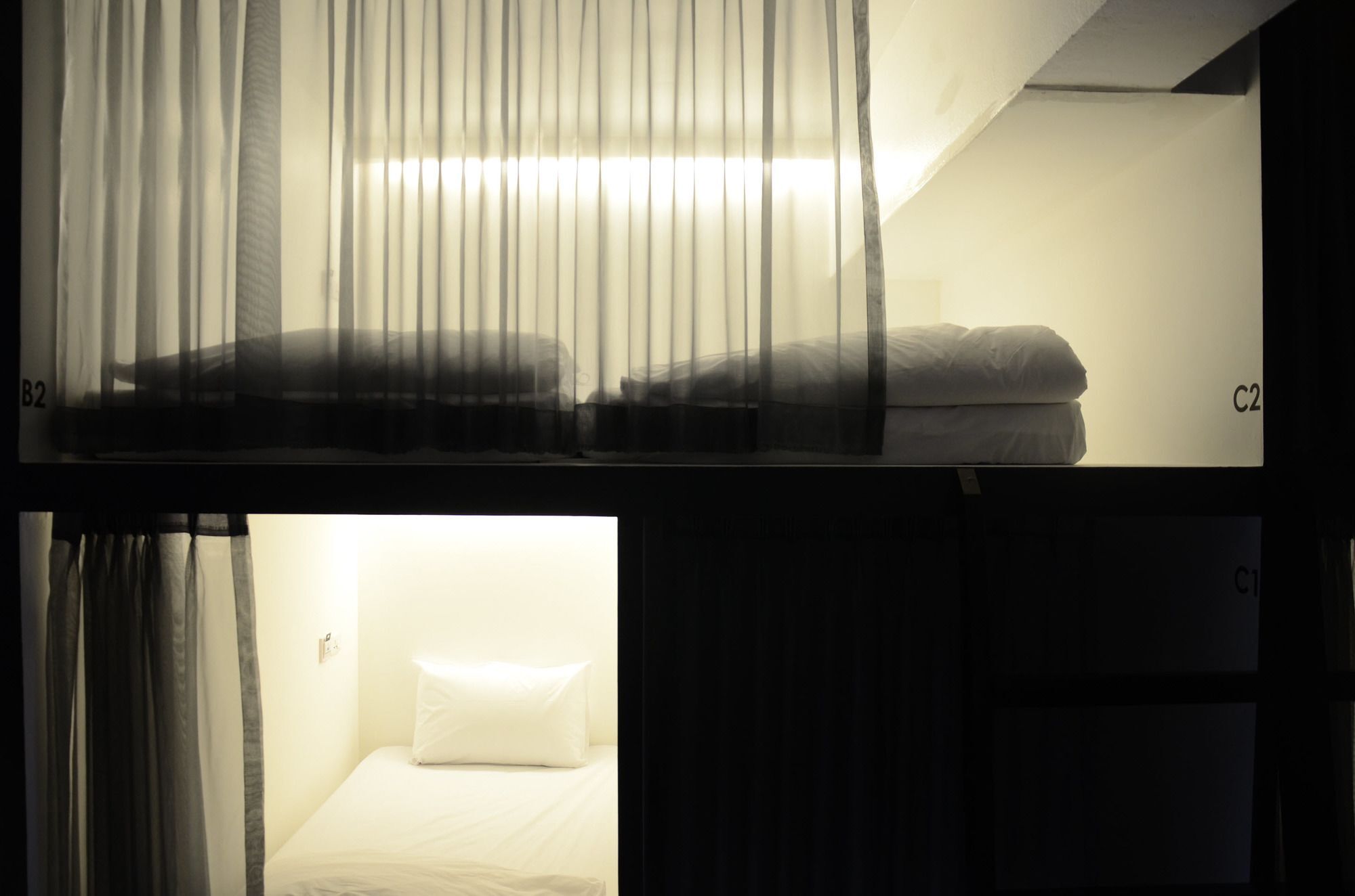 3 Howw Hostel At Sukhumvit 21 Bangkok Dış mekan fotoğraf