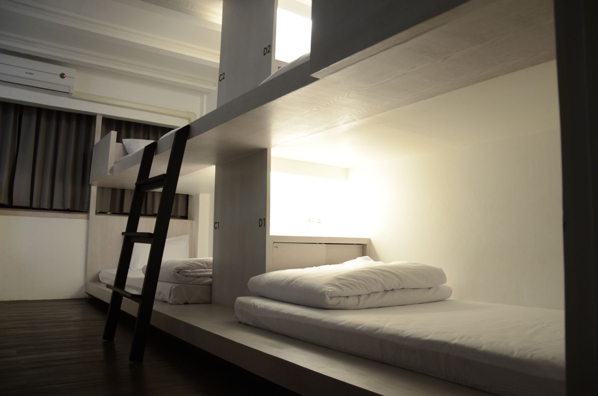 3 Howw Hostel At Sukhumvit 21 Bangkok Dış mekan fotoğraf